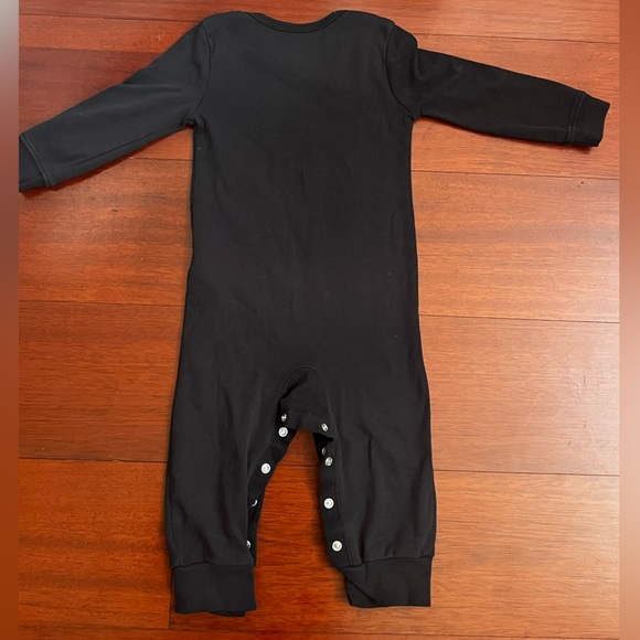 Carter’s 🦴 Halloween Longsleeve 🦴 Onesie - Picture 2 of 2